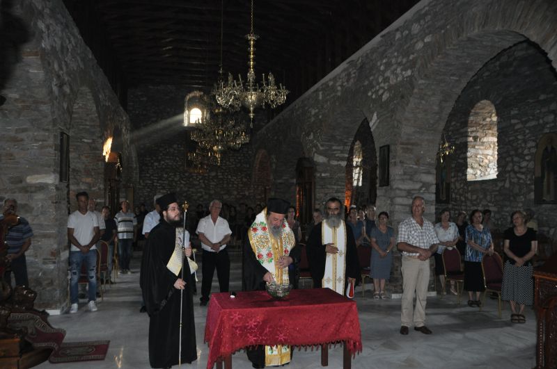 Ἁγιασμός - Θυρανοίξια καί Παράκληση στήν Παναγία Πετρούσας